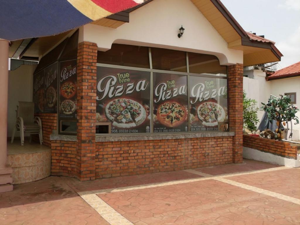 True Vine Hotel Kumasi Esterno foto